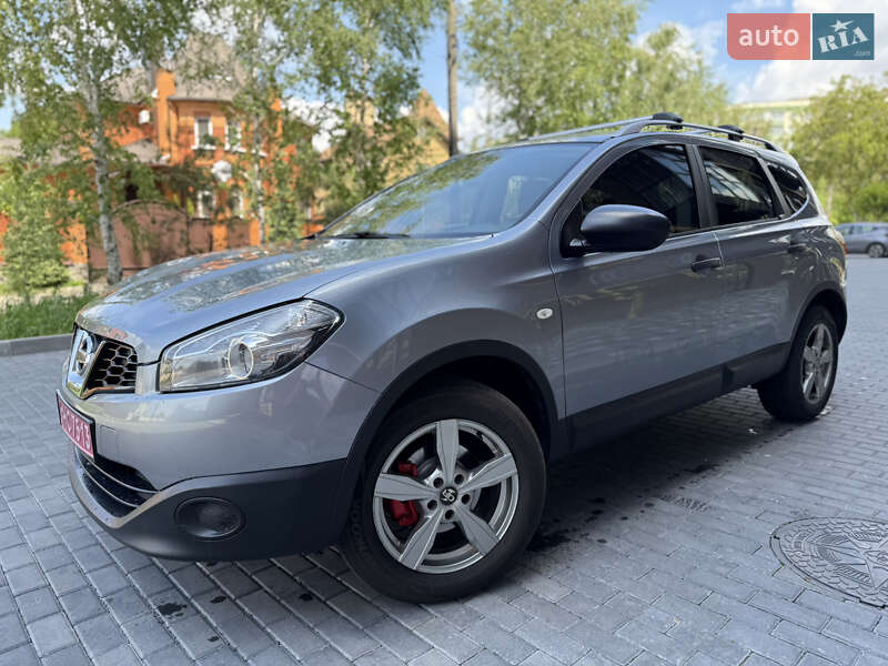 Позашляховик / Кросовер Nissan Qashqai+2 2011 в 
