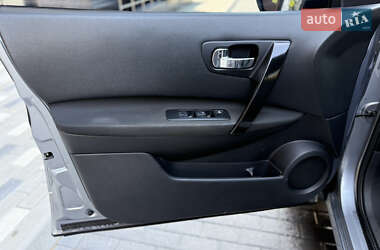 Позашляховик / Кросовер Nissan Qashqai+2 2011 в 