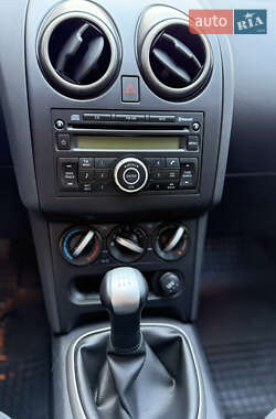 Позашляховик / Кросовер Nissan Qashqai+2 2011 в 