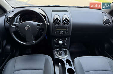 Позашляховик / Кросовер Nissan Qashqai+2 2011 в 