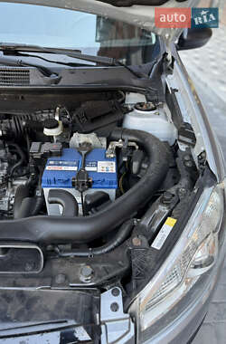 Позашляховик / Кросовер Nissan Qashqai+2 2011 в 