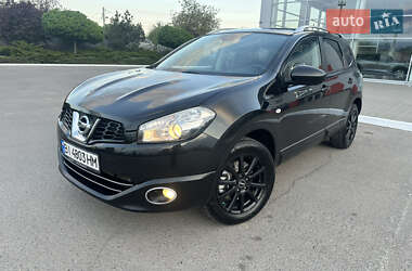 Позашляховик / Кросовер Nissan Qashqai+2 2011 в 