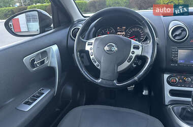 Позашляховик / Кросовер Nissan Qashqai+2 2011 в 