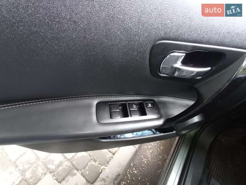 Позашляховик / Кросовер Nissan Qashqai+2 2013 в Івано-Франківську