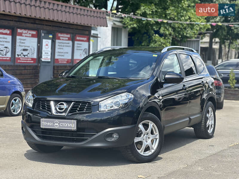 Позашляховик / Кросовер Nissan Qashqai+2 2010 в Києві