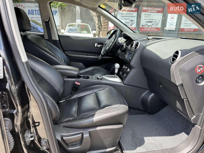 Позашляховик / Кросовер Nissan Qashqai+2 2010 в Києві
