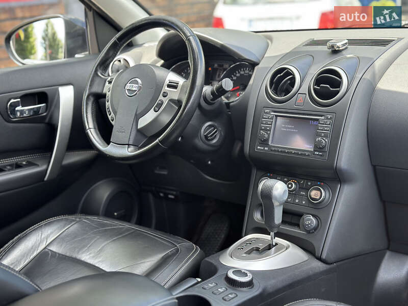 Позашляховик / Кросовер Nissan Qashqai+2 2010 в Києві