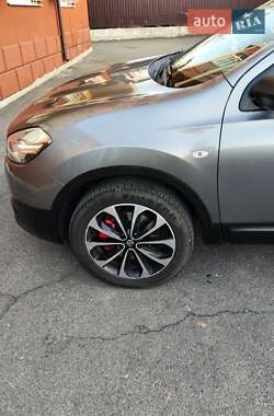 Внедорожник / Кроссовер Nissan Qashqai+2 2013 в 
