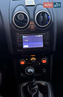 Внедорожник / Кроссовер Nissan Qashqai+2 2010 в 