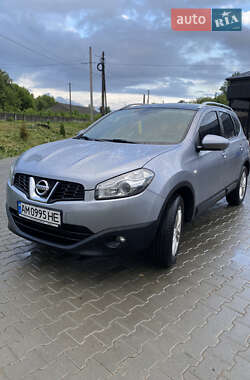 Внедорожник / Кроссовер Nissan Qashqai+2 2013 в 