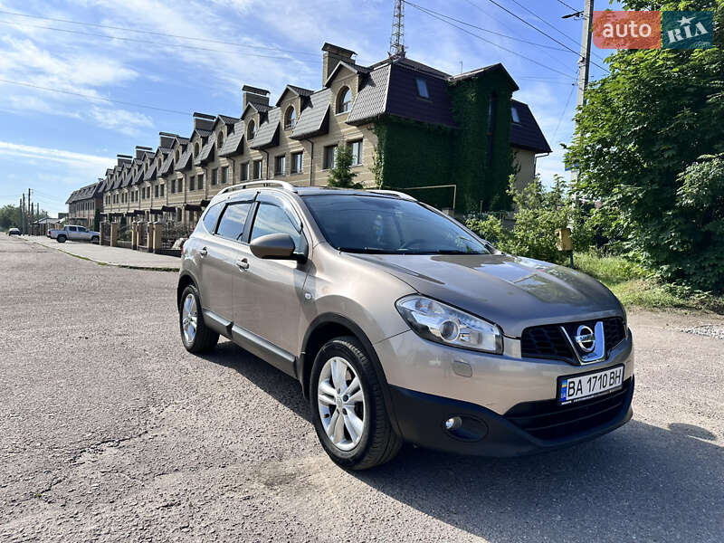 Nissan Qashqai+2 2011