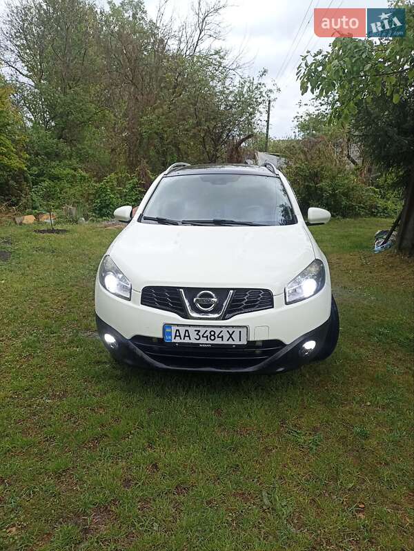 Внедорожник / Кроссовер Nissan Qashqai+2 2012 в 