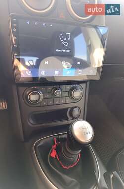 Позашляховик / Кросовер Nissan Qashqai+2 2010 в 