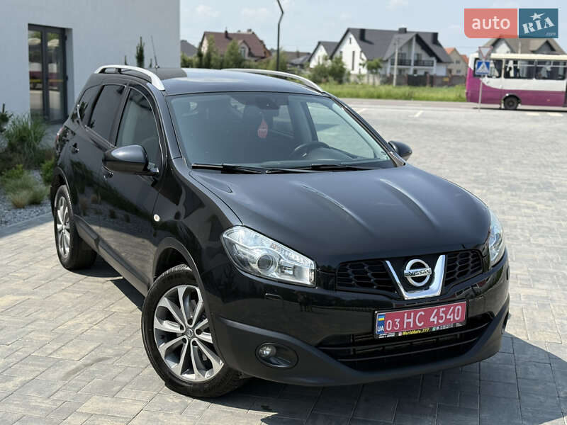 Позашляховик / Кросовер Nissan Qashqai+2 2013 в 