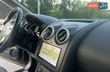 Позашляховик / Кросовер Nissan Qashqai+2 2011 в 