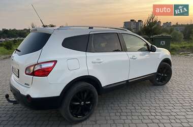 Позашляховик / Кросовер Nissan Qashqai+2 2010 в 