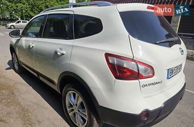 Внедорожник / Кроссовер Nissan Qashqai+2 2011 в 