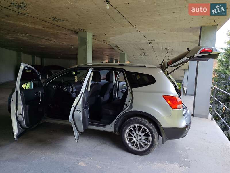 Внедорожник / Кроссовер Nissan Qashqai+2 2010 в Микуличине
