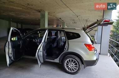 Внедорожник / Кроссовер Nissan Qashqai+2 2010 в 