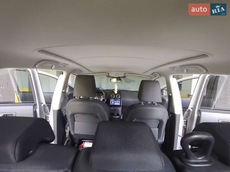Внедорожник / Кроссовер Nissan Qashqai+2 2010 в Микуличине