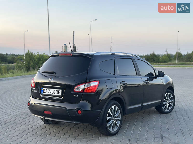 Внедорожник / Кроссовер Nissan Qashqai+2 2011 в Первомайске