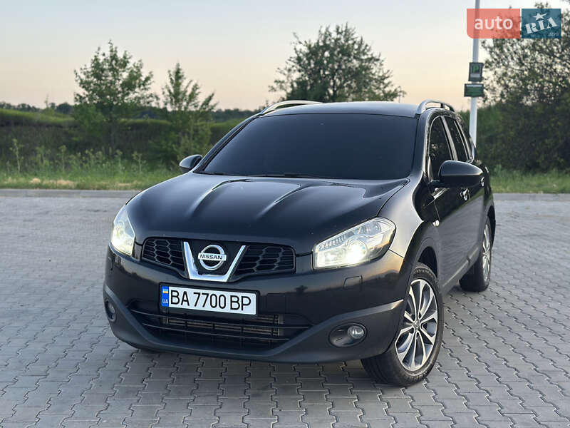 Внедорожник / Кроссовер Nissan Qashqai+2 2011 в Первомайске