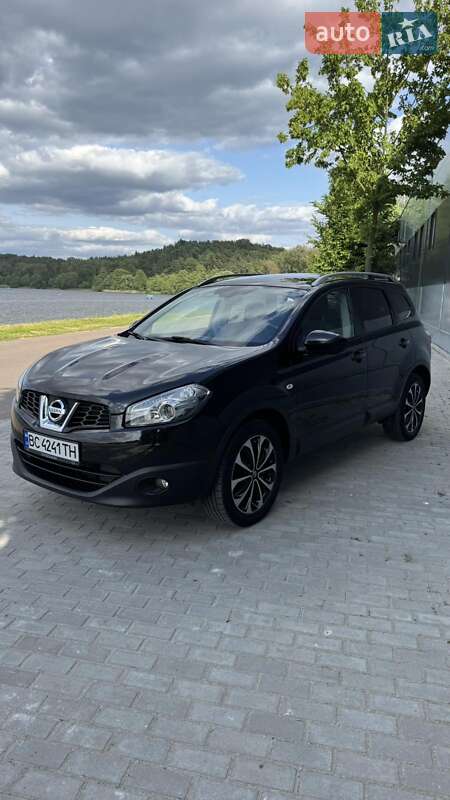 Nissan Qashqai+2 2011