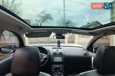 Внедорожник / Кроссовер Nissan Qashqai+2 2010 в 