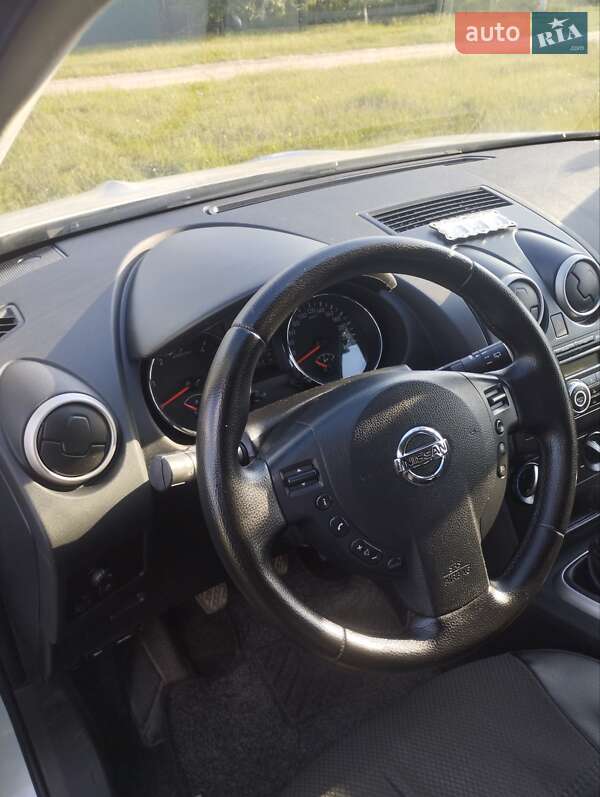 Внедорожник / Кроссовер Nissan Qashqai+2 2011 в Старой Выжевке