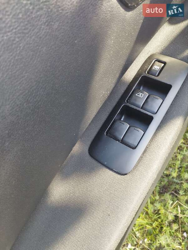 Внедорожник / Кроссовер Nissan Qashqai+2 2011 в Старой Выжевке