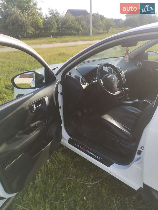 Внедорожник / Кроссовер Nissan Qashqai+2 2011 в Старой Выжевке