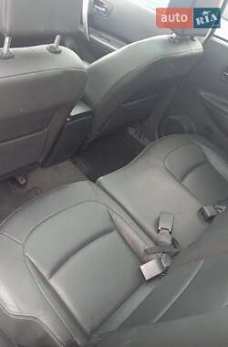 Внедорожник / Кроссовер Nissan Qashqai+2 2010 в 