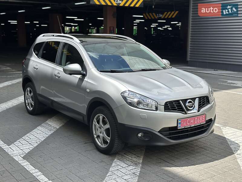 Позашляховик / Кросовер Nissan Qashqai+2 2012 в Києві