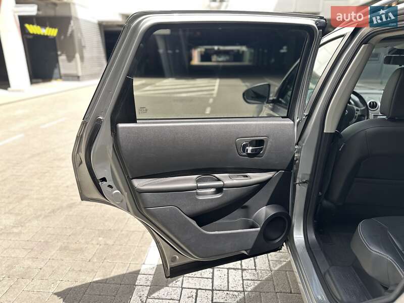 Позашляховик / Кросовер Nissan Qashqai+2 2012 в Києві