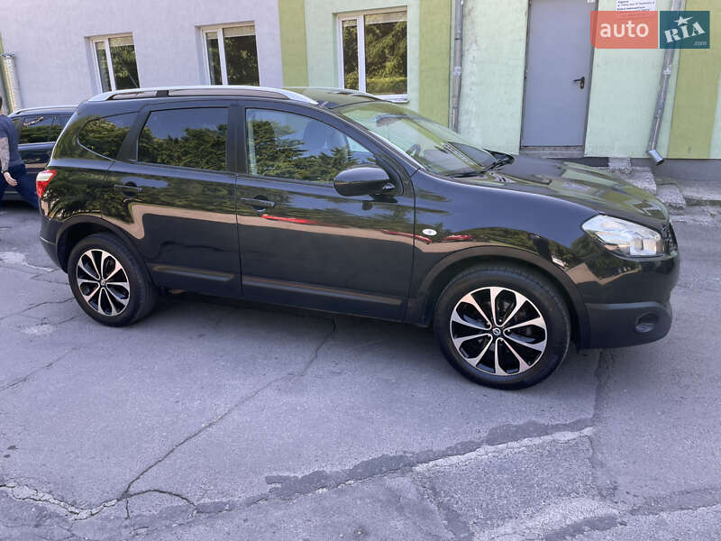 Позашляховик / Кросовер Nissan Qashqai+2 2011 в Рівному