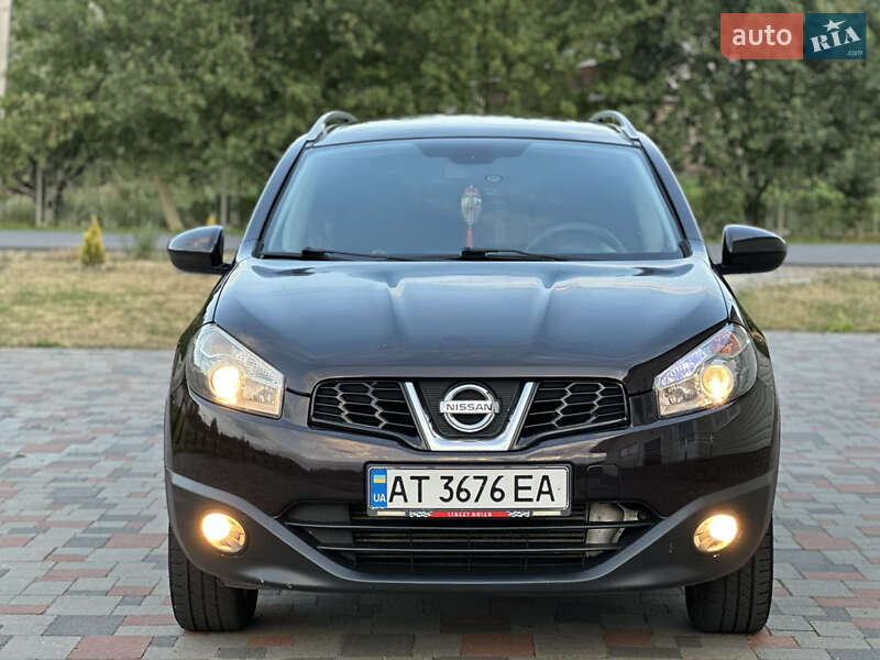 Позашляховик / Кросовер Nissan Qashqai+2 2010 в Івано-Франківську