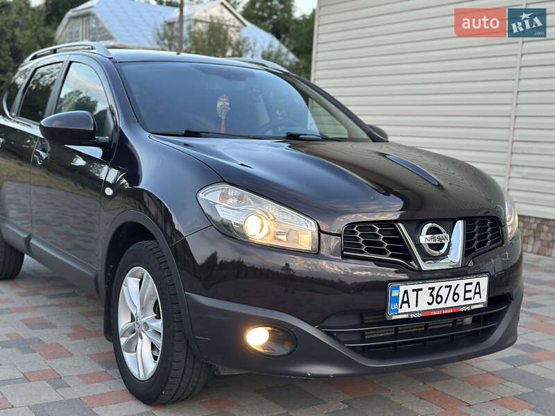 Позашляховик / Кросовер Nissan Qashqai+2 2010 в Івано-Франківську