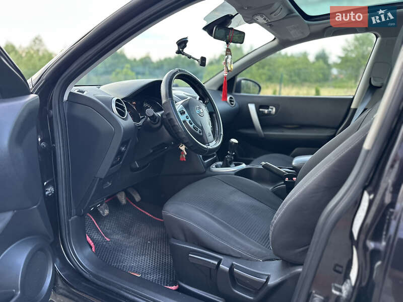 Позашляховик / Кросовер Nissan Qashqai+2 2010 в Івано-Франківську