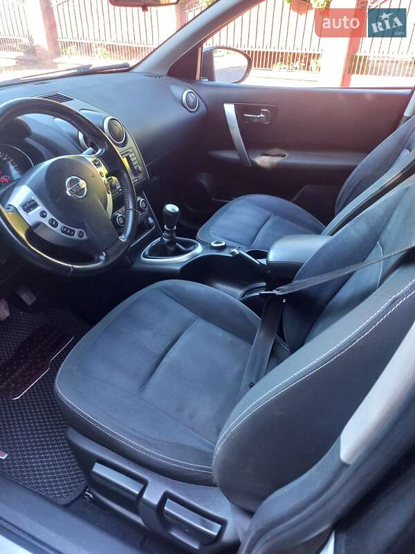 Позашляховик / Кросовер Nissan Qashqai+2 2010 в Луцьку
