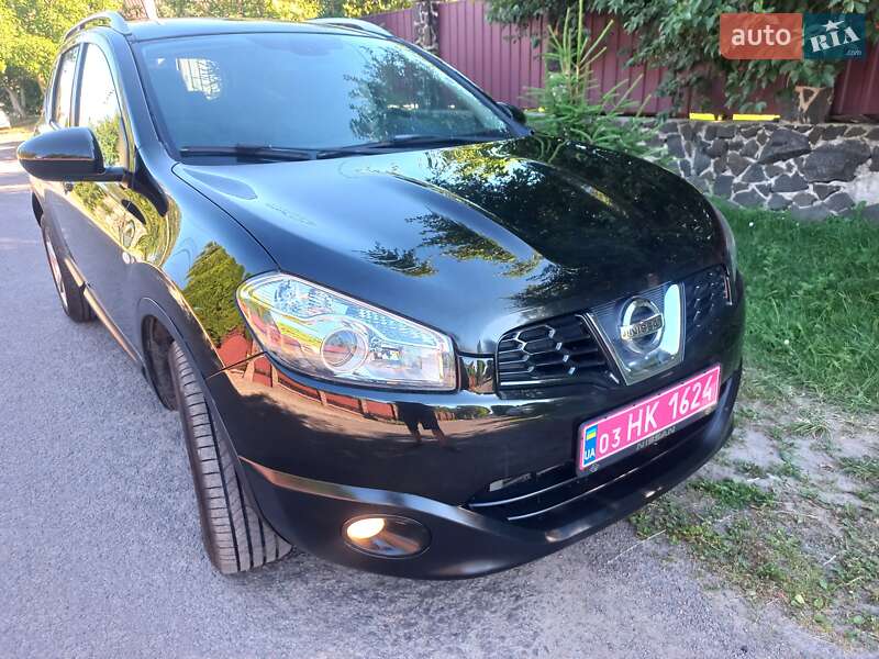 Позашляховик / Кросовер Nissan Qashqai+2 2010 в Луцьку