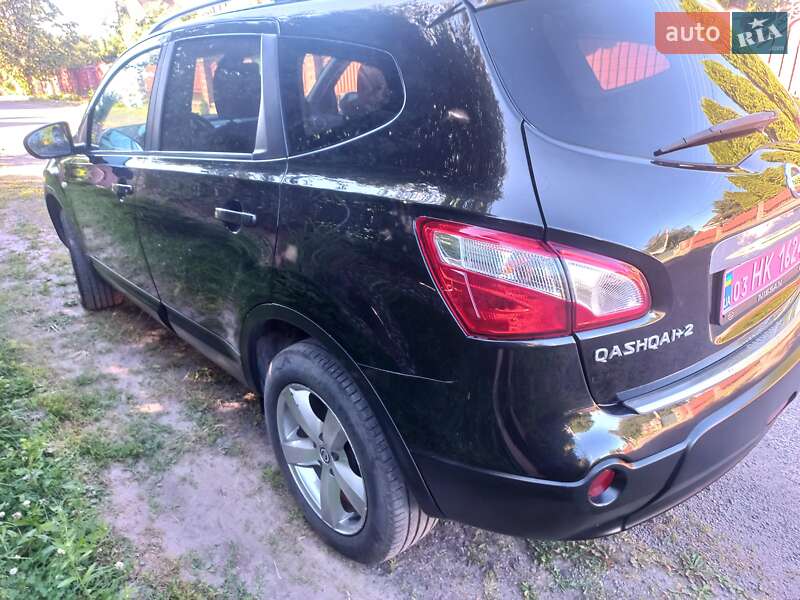Позашляховик / Кросовер Nissan Qashqai+2 2010 в Луцьку