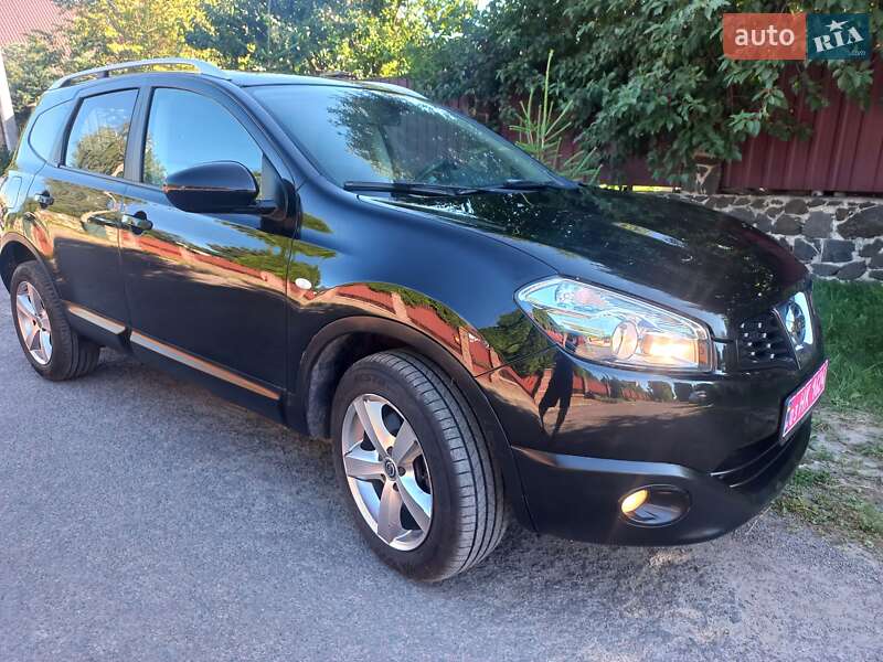 Позашляховик / Кросовер Nissan Qashqai+2 2010 в Луцьку