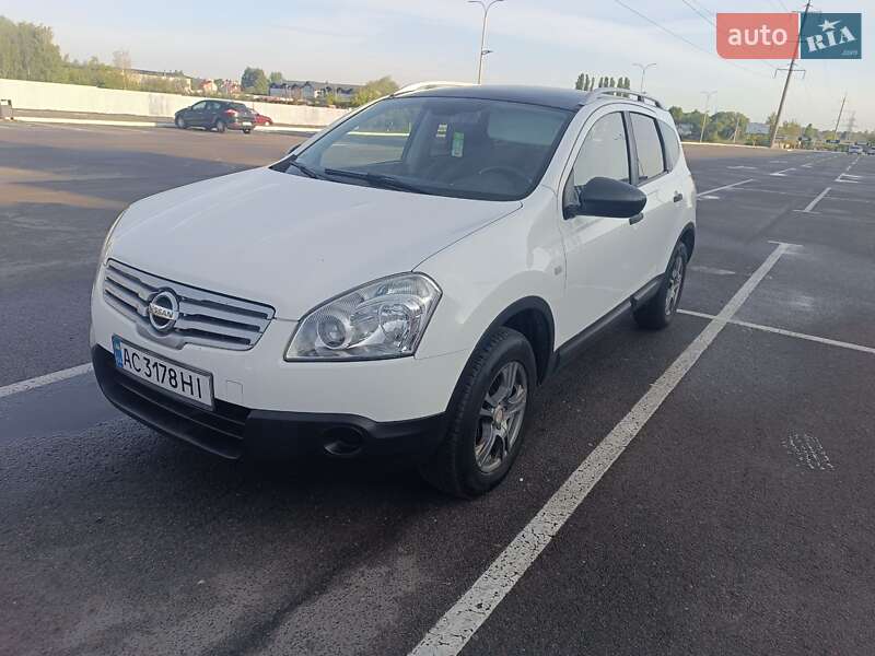 Позашляховик / Кросовер Nissan Qashqai+2 2010 в Луцьку