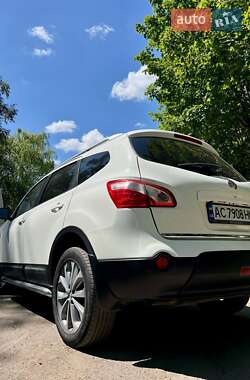 Внедорожник / Кроссовер Nissan Qashqai+2 2011 в 
