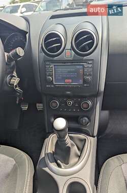 Внедорожник / Кроссовер Nissan Qashqai+2 2012 в 
