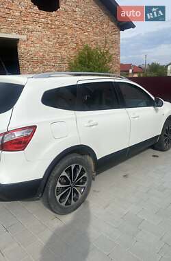 Внедорожник / Кроссовер Nissan Qashqai+2 2012 в 
