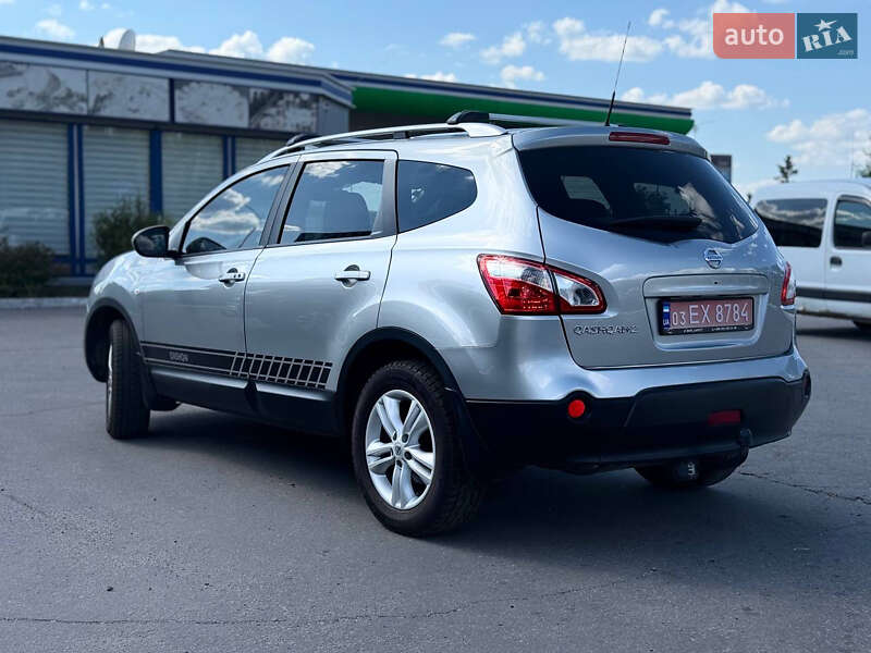 Внедорожник / Кроссовер Nissan Qashqai+2 2010 в Полтаве