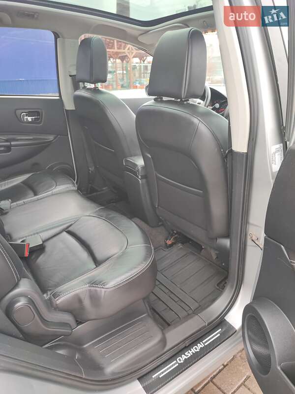 Внедорожник / Кроссовер Nissan Qashqai+2 2011 в Нововолынске