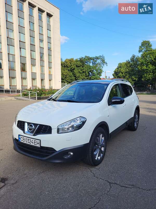 Nissan Qashqai+2 2011