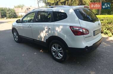Внедорожник / Кроссовер Nissan Qashqai+2 2010 в 